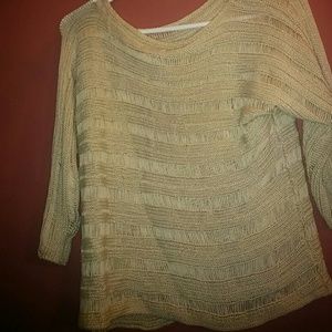 Quarter sleeve sweater